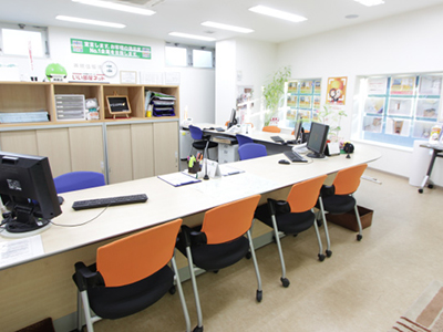 香陵住販(株)つくば天久保支店店舗内写真